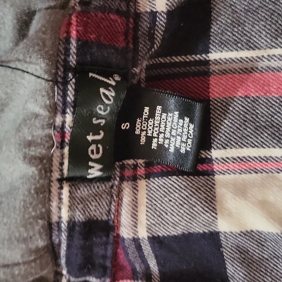 Wetseal top - Picture 6 of 7